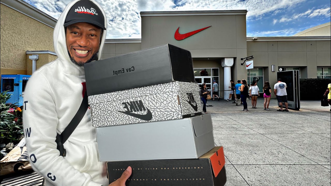 Vintage Nike Air Maxes found & TONS of Jordan Retros at the Nike Outlet! (MUST SEE!)