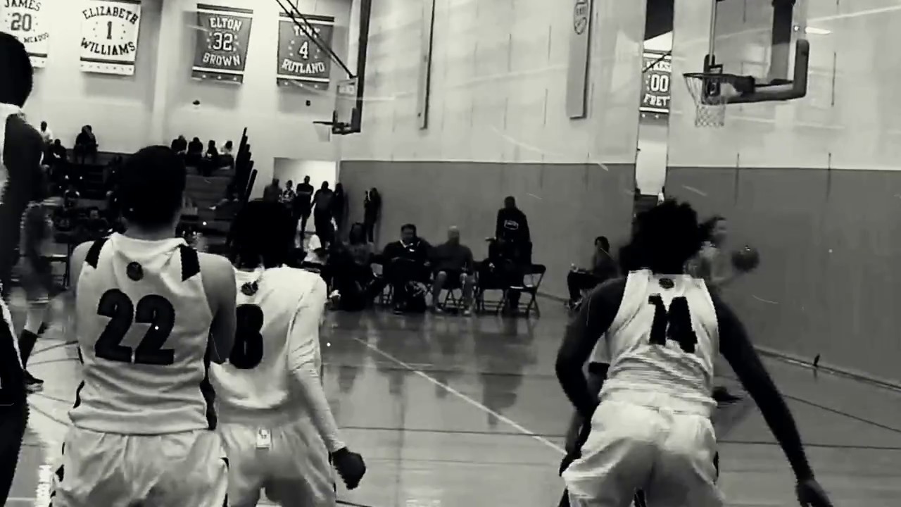 Laeticia Amihere -  Canada's first In-Game Dunker is only 15-years-old!