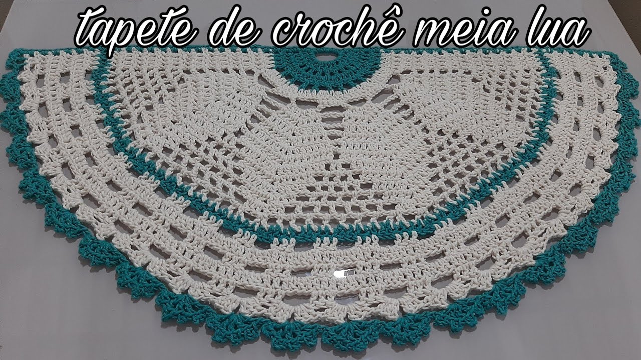 Tapete de crochê meia lua
