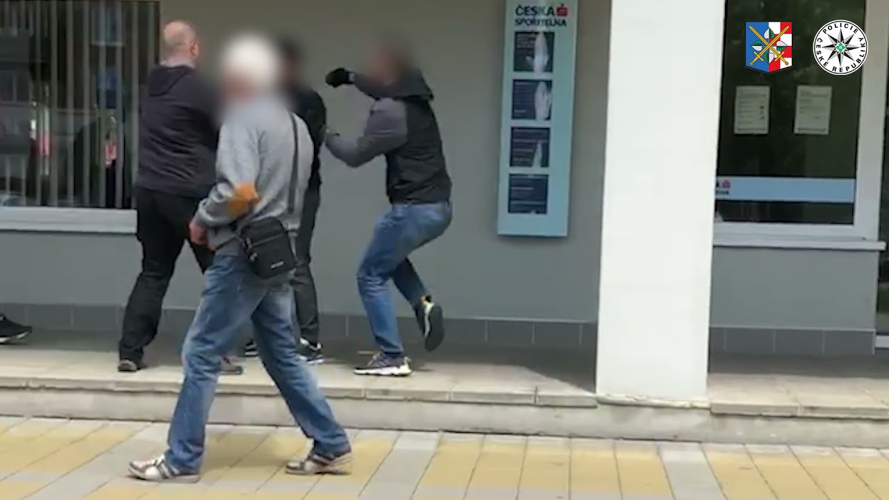 Policie ČR: Internetovými podvody si vydělal miliony