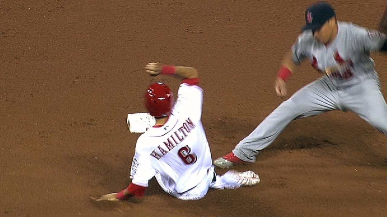 Hamilton steals second, scores run in MLB debut