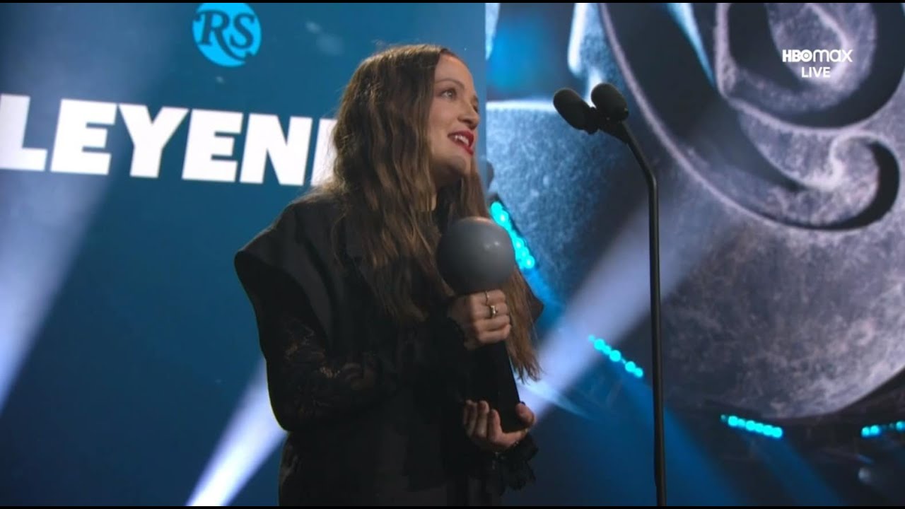 Natalia Lafourcade recibe 