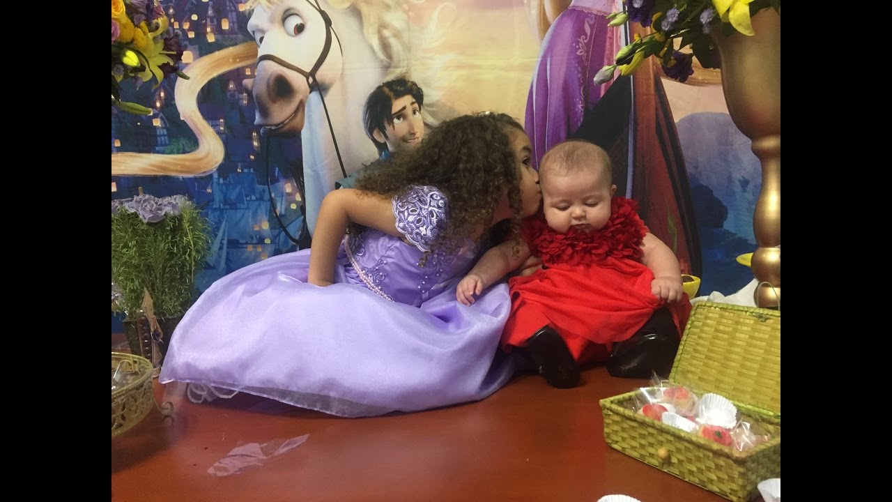 Festa de aniversário da Alice Rapunzel