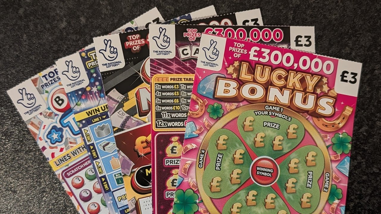 Набор лотерейных скретч-карт Allwyn National Lottery стоимостью 15 фунтов стерлингов каждая.