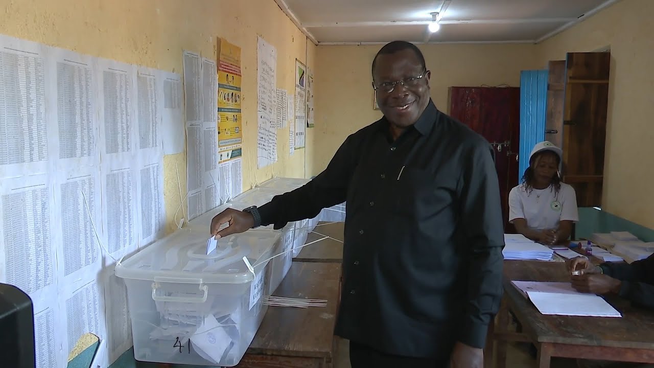 MAKAMU WA RAIS AKISHIRIKI UCHAGUZI WA SERIKALI ZA MITAA - KIGOMA