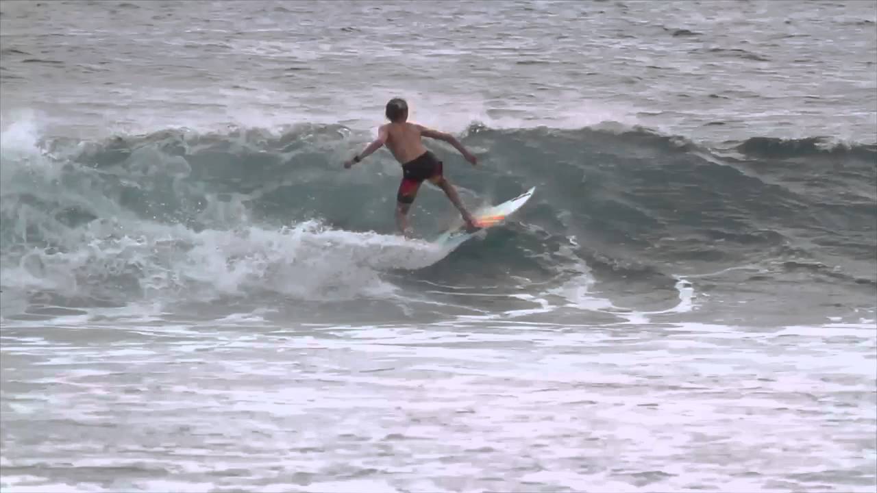 Max Elkington surfing Macaronis Mentawai 2016