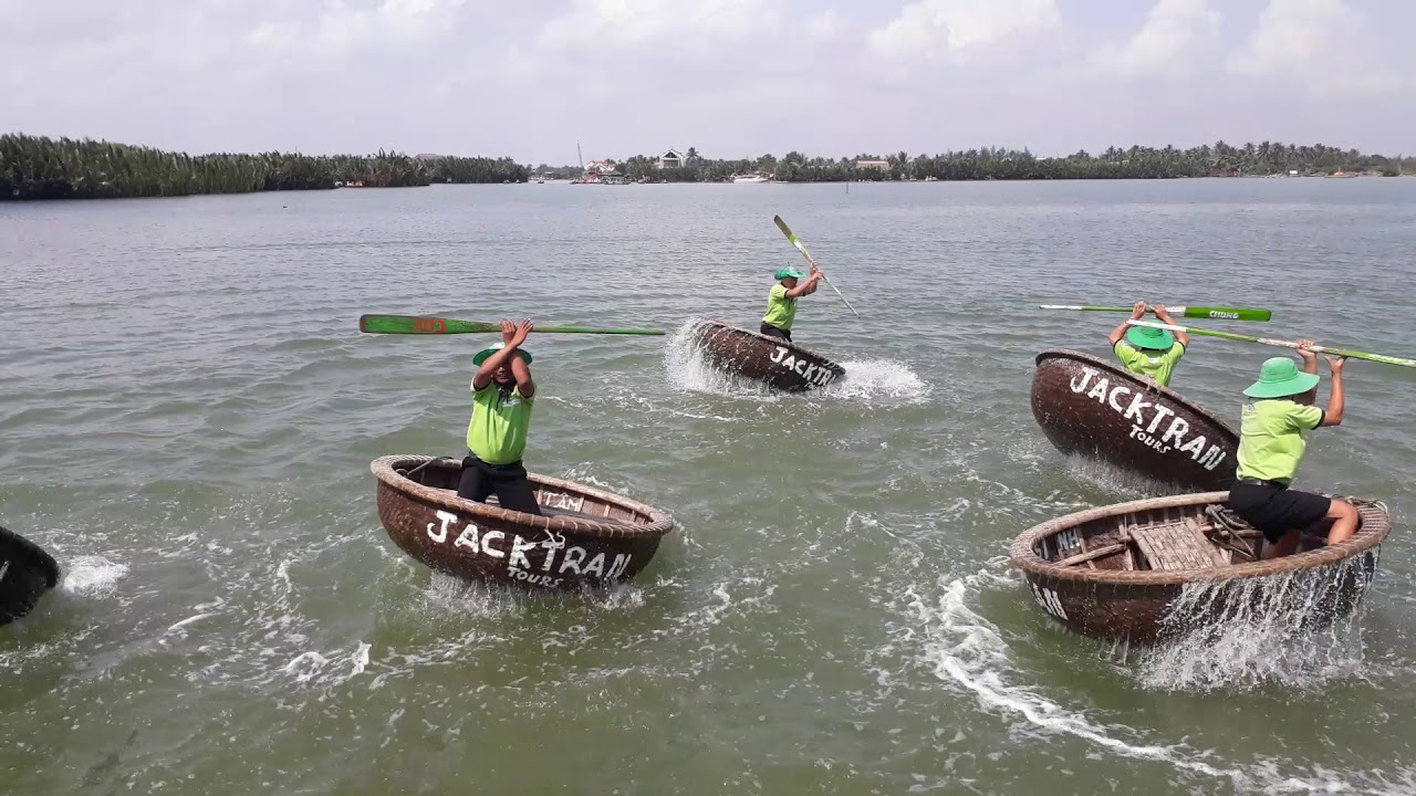 Quay th&uacute;ng ở vườn dừa bảy mẫu quảng nam