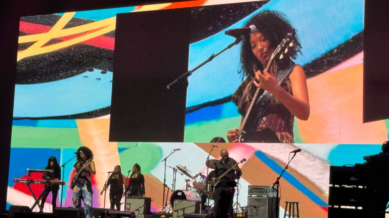Judith Hill at Crossroads Guitar Festival L.A. on 9/23/23 “Give Your Love to Someone Else”