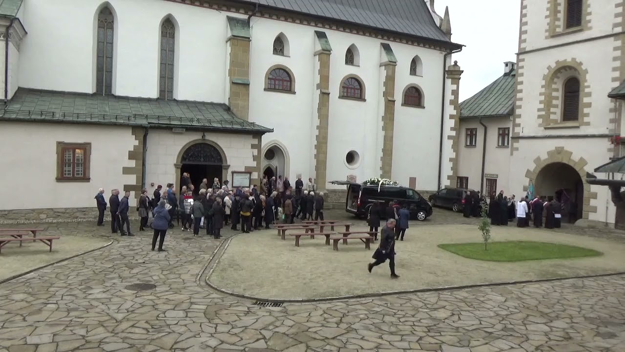 11 10 2022 Pogrzeb  Siostry Marii Mieczysławy z kościoła na cmentarz