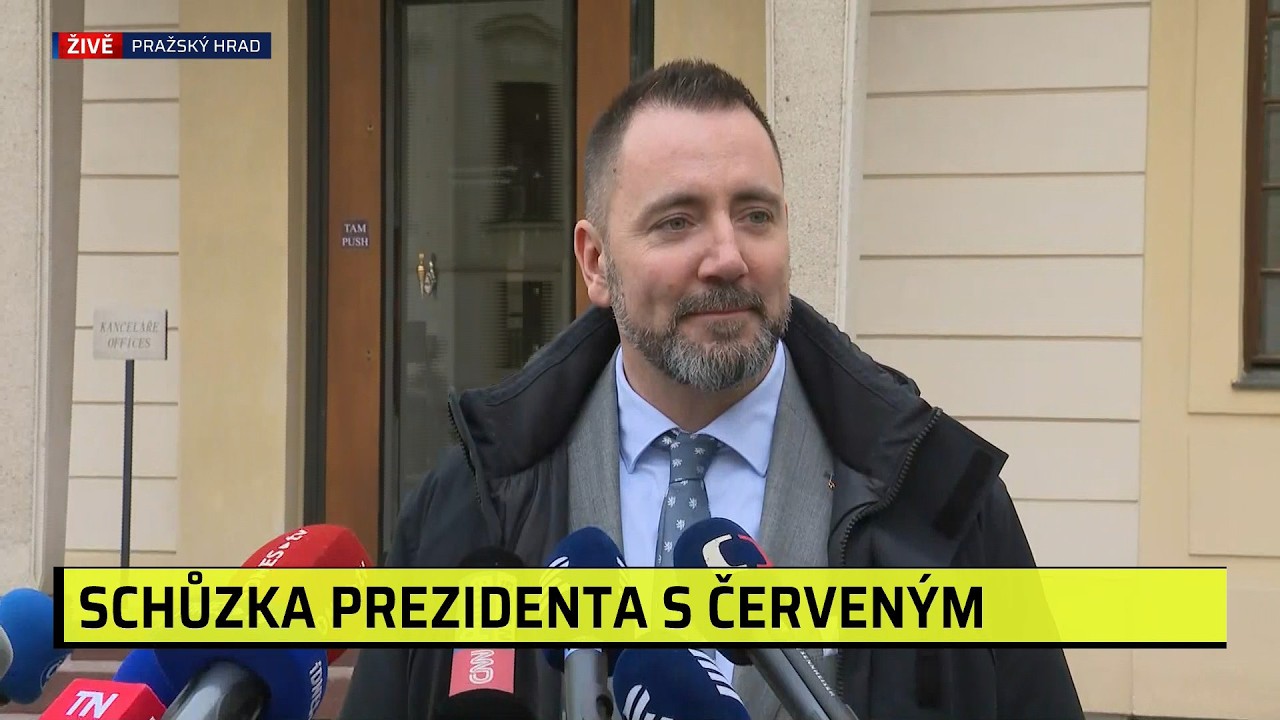 Velmi přátelské, zhodnotil Motorista Červený jednání s Pavlem. Z brífinku spěšně odešel