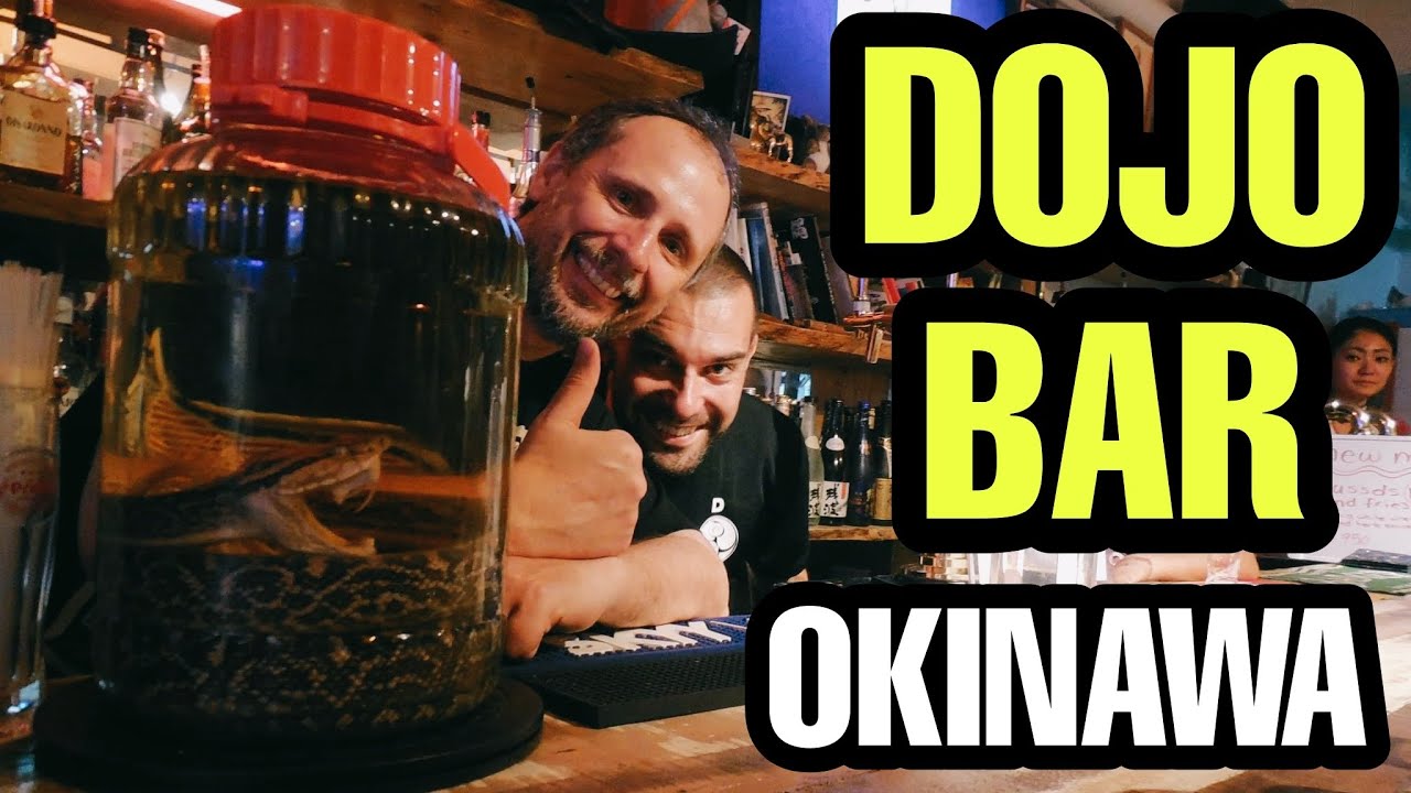 Dojo Bar. El bar de los karatekas en Okinawa.