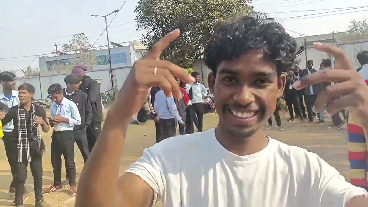 Rassi khinch game 💪😎 iti HEHAL RANCHI 🫀❤️‍🩹 girls v Girls #comedy #funny #vlog #itiranchi #college 