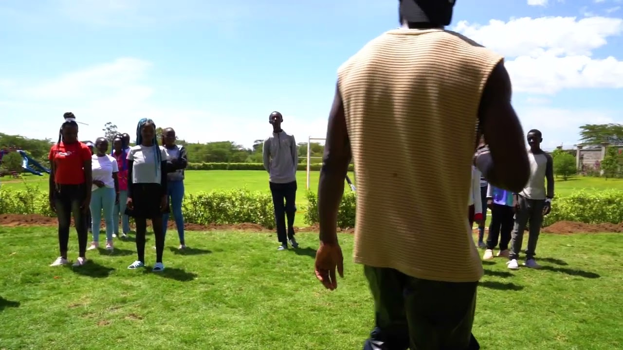 Artzone Dancer Teaching The Kids