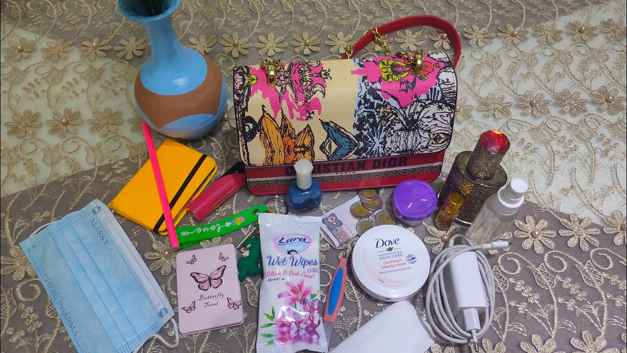 ماذا يوجد في حقيبة العيد 💗👜