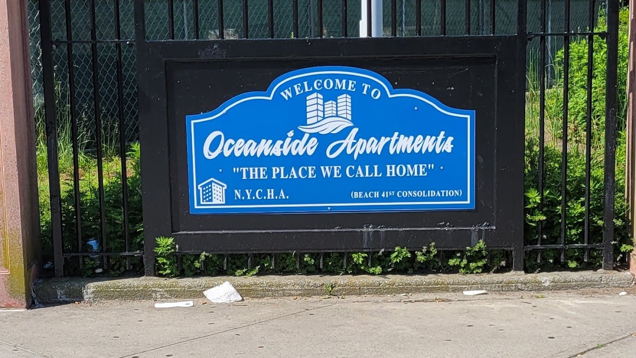 Внутри Arverne Projects, также известного как Oceanside #queens #farrockaway #nycha #stackbundles...
