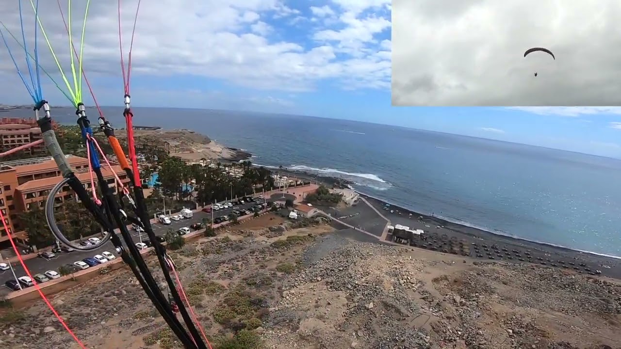 Dual view landing on the beach | Tenerife | Taucho 2 | PARAGLIDING