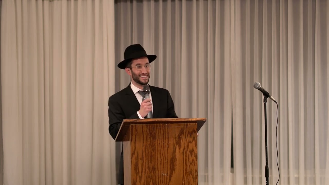 Rabbi Yossi Lindenbaum at Agudas Achim's 5th anniversary dinner