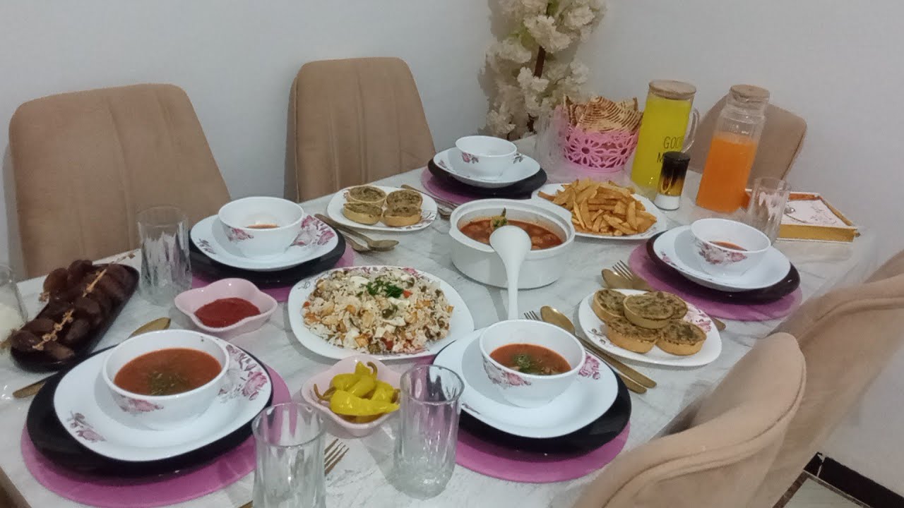 طاولة السادس عشر😍 من شهر رمضان المبارك 🌛 مثوم الحاج مع روز بالخضر المقلية 😋