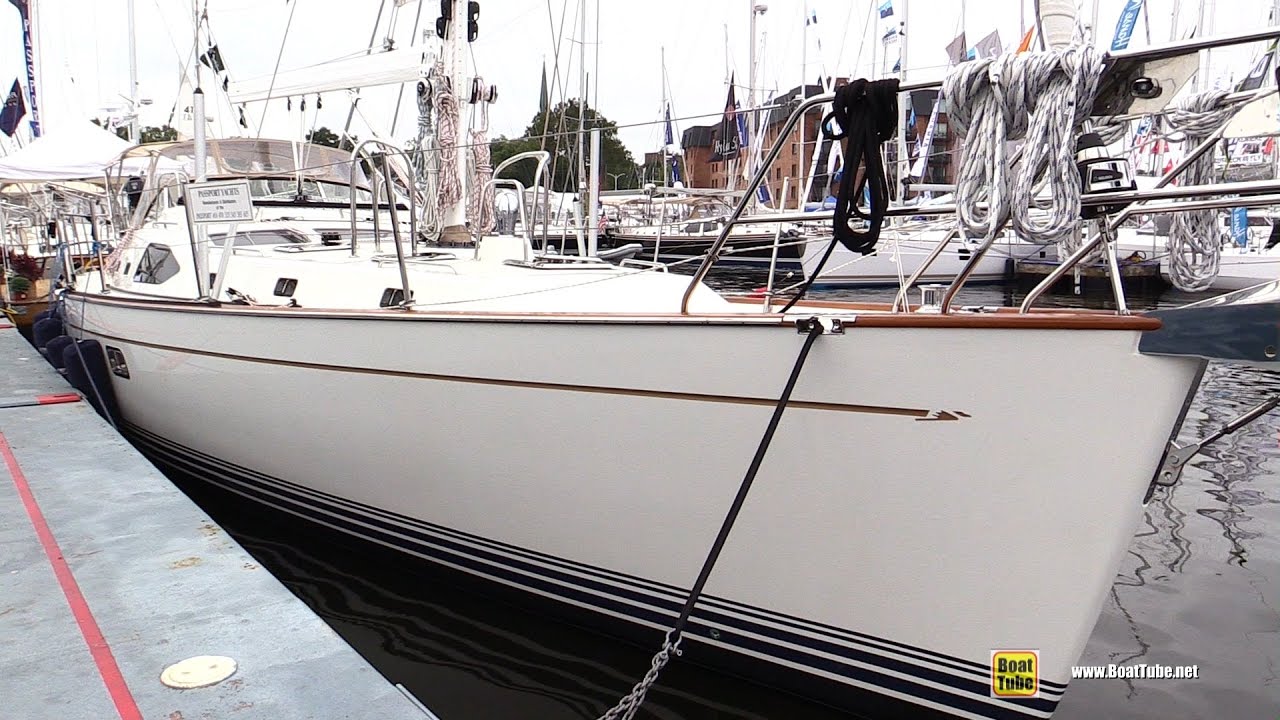 2015 Passport Voyager 545 Sailing Yacht - Hull Walkaround - 2016 Annapolis Sail Boat Show