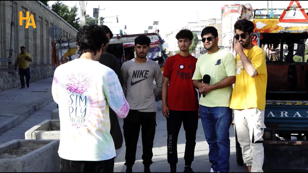 همایون در دهن باغ چهلستون