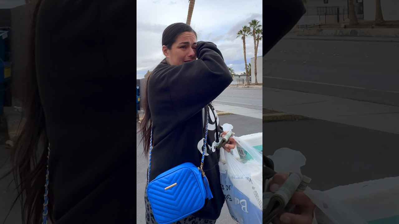 Struggling Mom breaks down in tears after THIS 🥺❤️