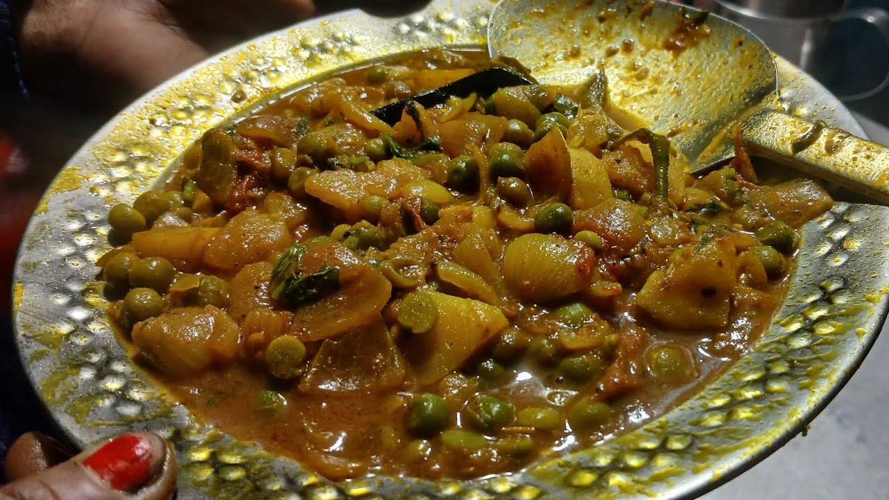 Thand k mausam mein green matar aur pyaj k sabji recipe ek daam majedaar