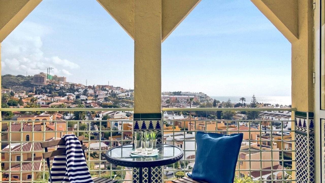 Del Parque Flats Torrevigia | Rincón De La Victoria, Spain | Hotel Review 🏩