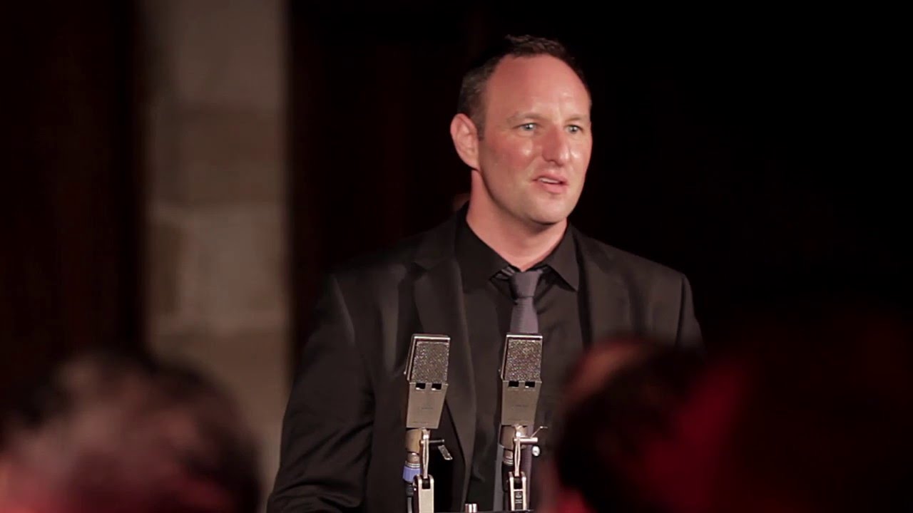 BRAD COOPER sings: LA VIE EN ROSE et NON, JE NE REGRETTE RIEN - Michael Curtain, piano