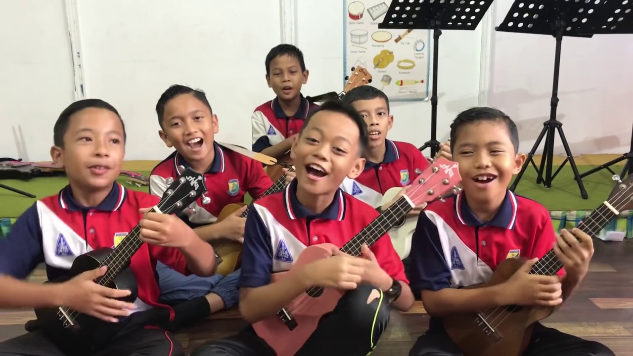 Mengantuknya Mumia Ukulele Didi and Friends Cover by Bukit Mahkota Ukulele