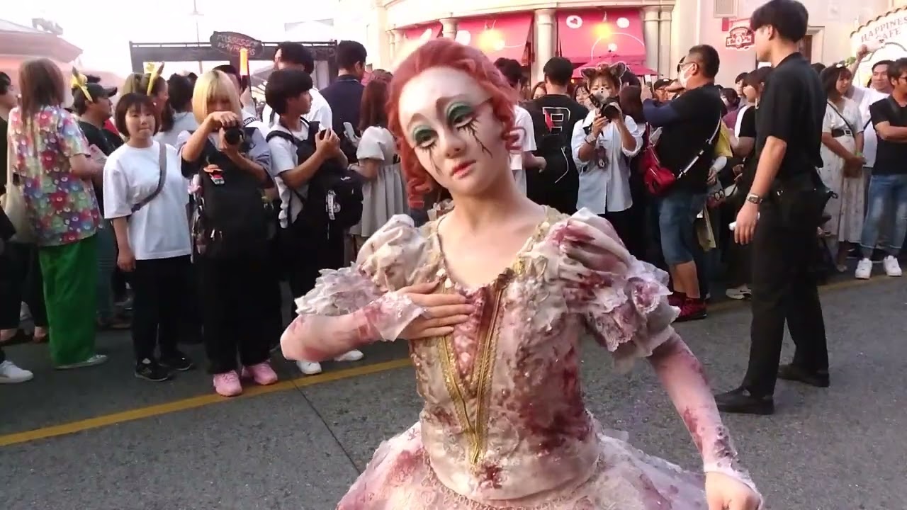 「USJ」ホラーナイト2023人形ゾンビ登場