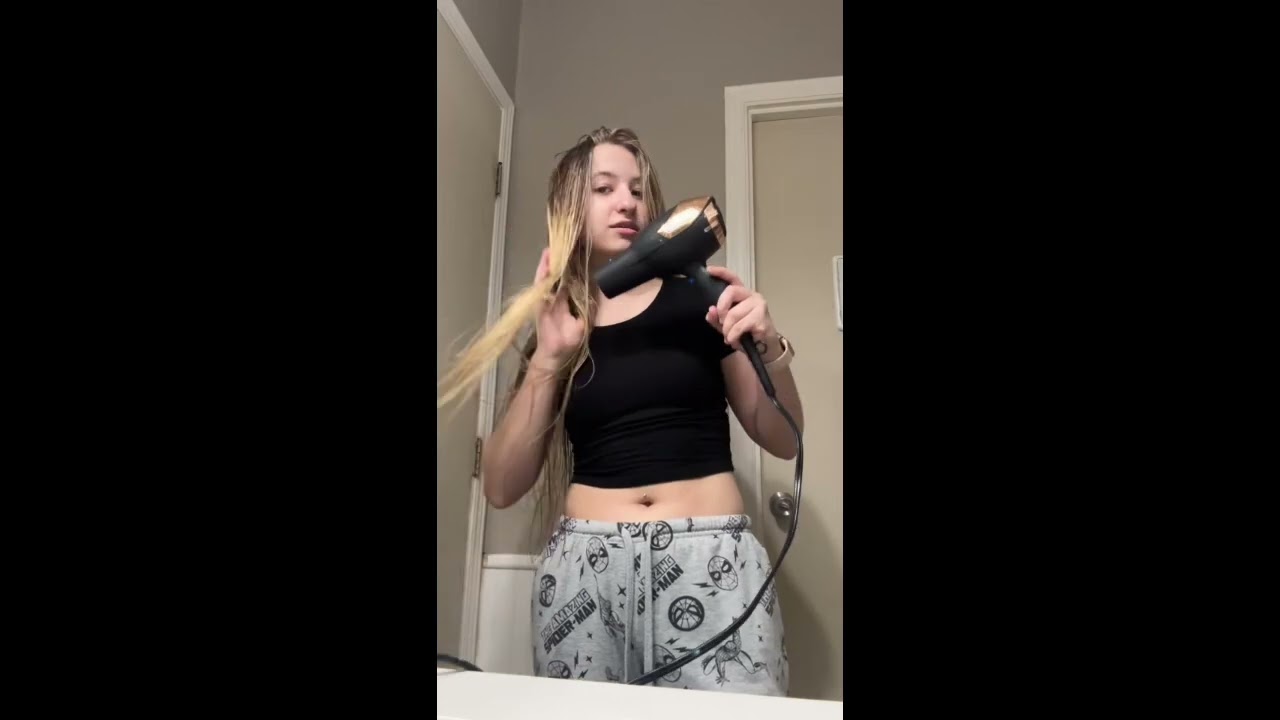 Come with me to wash my hair! #longhair #foryoupage #fyp #relatable #rapunzel  #rapunzelhair #viral