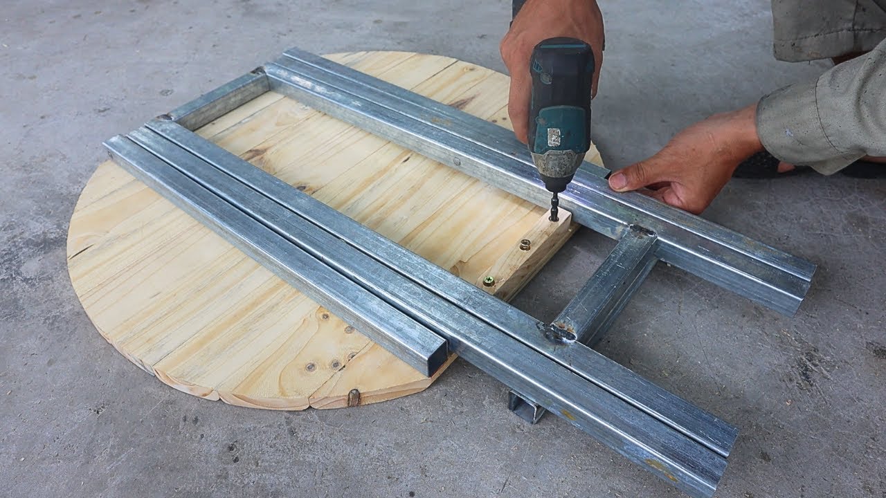 Great idea for a smart craftsman's folding table / Diy smart folding metal table