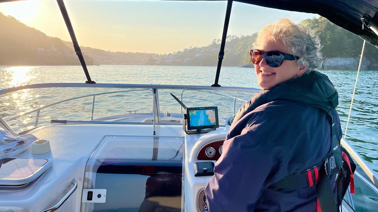 MY BOAT : Relaxing aboard Smuggler's Blues 2