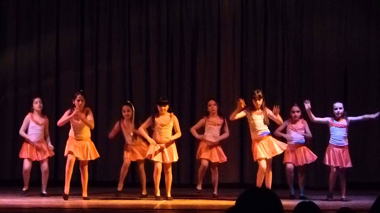 Flori: A Bailar