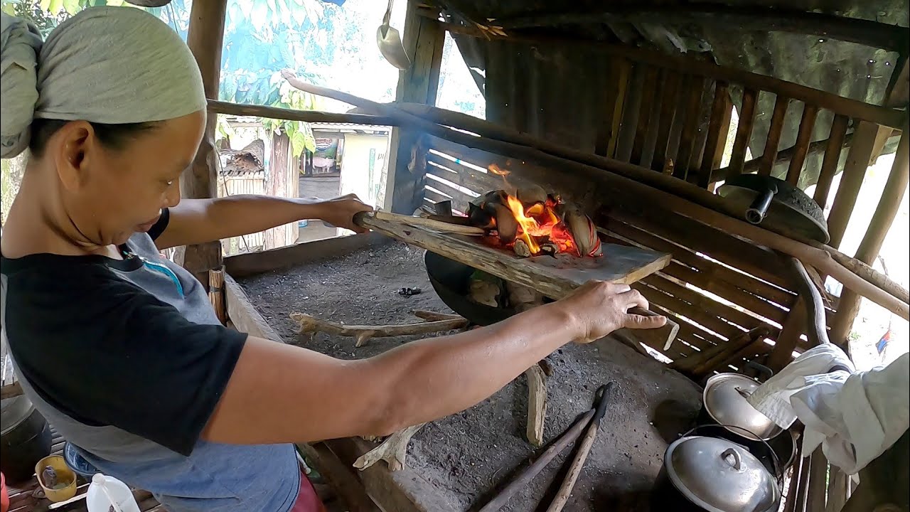Cooking Pan Bisaya & Pilit Over a Fire + Surprises for Jenis's Family