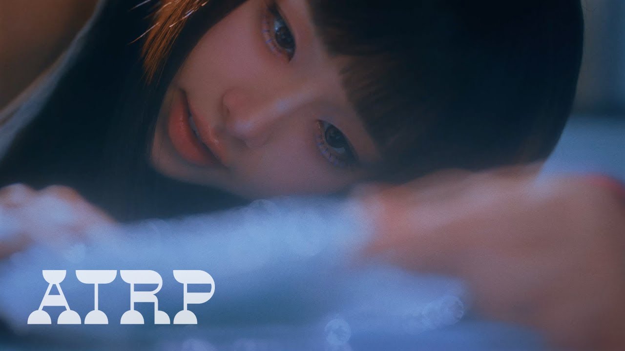 CHUU 츄 'XO, My Cyberlove' MV
