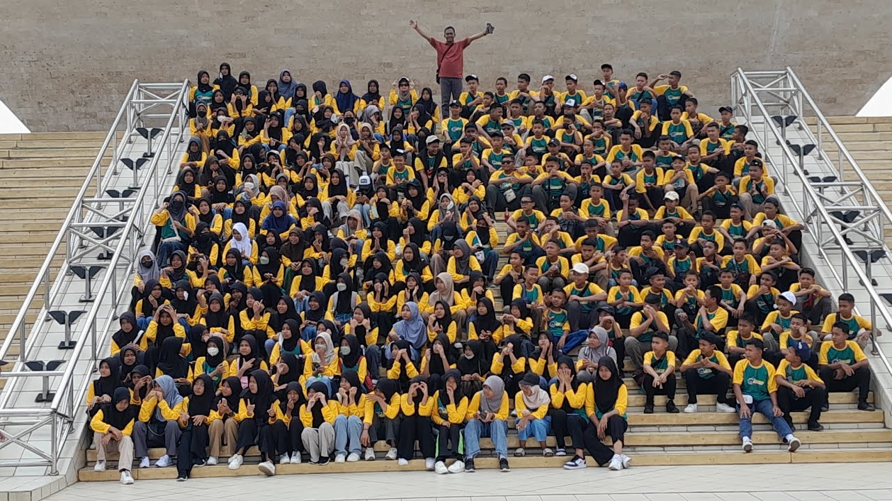 SMP NEGERI 1 RAWALO GOES TO JAKARTA & BANDUNG DAY 2