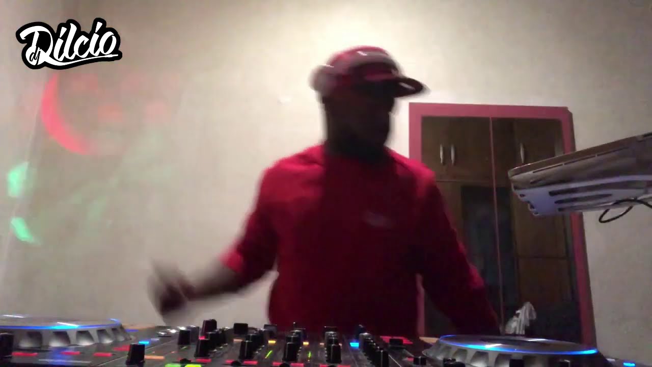 MOOMBAHTON MIX || DJ DILCIO || QUARENTENA ACADÉMICA 2020 (live)