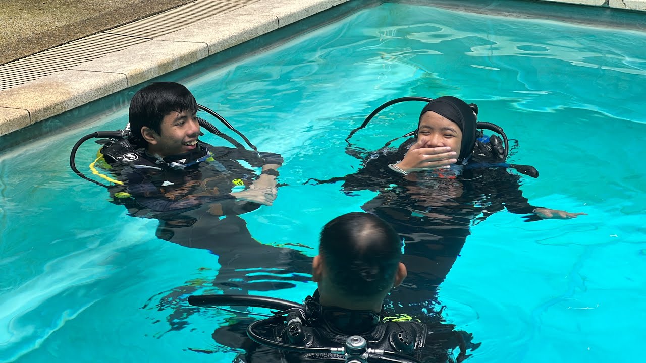 Confined Water Lessons PADI Open Water Diver at Sealantis Diving Centre 1Utama