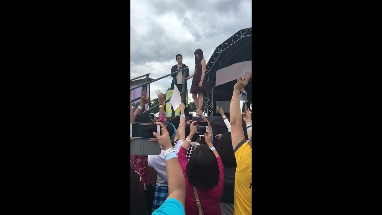 Sam and Kevin of 'Born For You' TV Series at the Barrio Fiesta sa London 2016