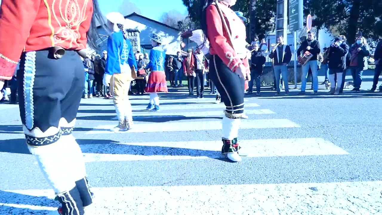 Atarratzeko maskaradak, Barrikada bat