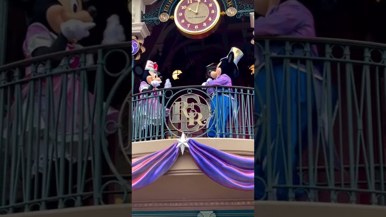 Disney couple goals | Disneyland Paris | My Castle Club