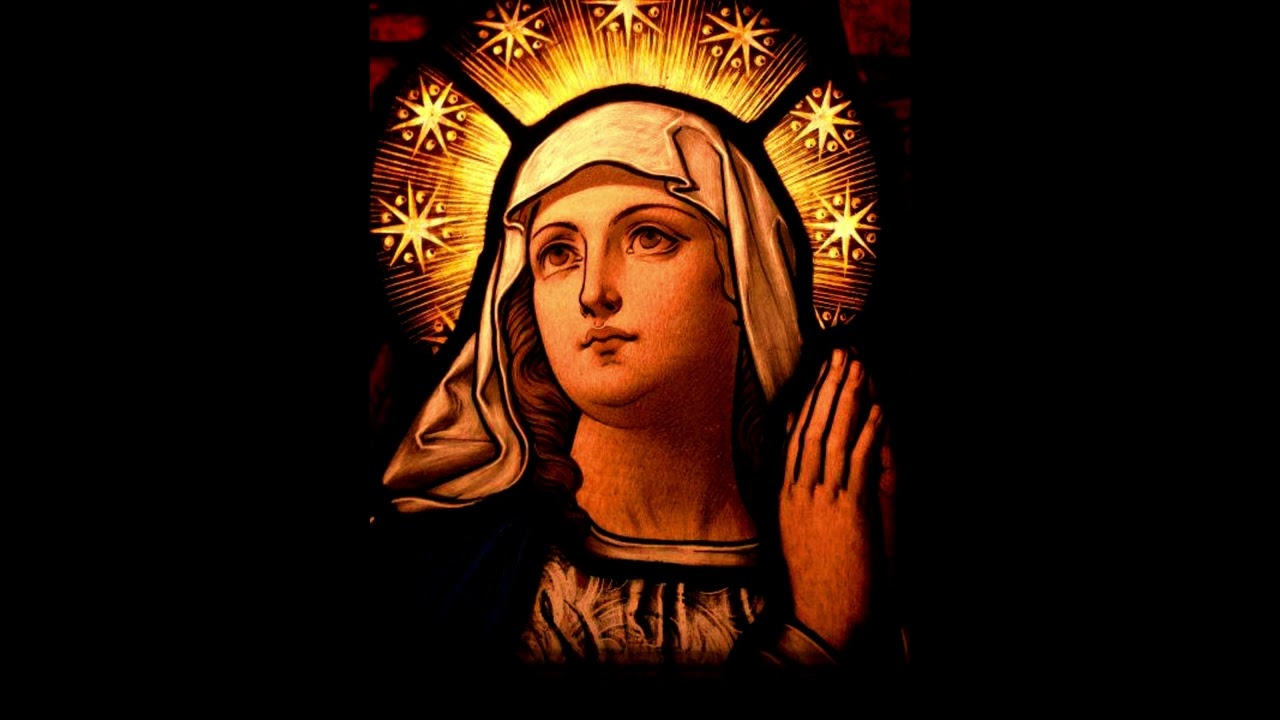 Couronnée d'étoiles (𝕾𝖑𝖔𝖜𝖊𝖉 𝖆𝖓𝖉 𝕽𝖊𝖛𝖊𝖗𝖇)