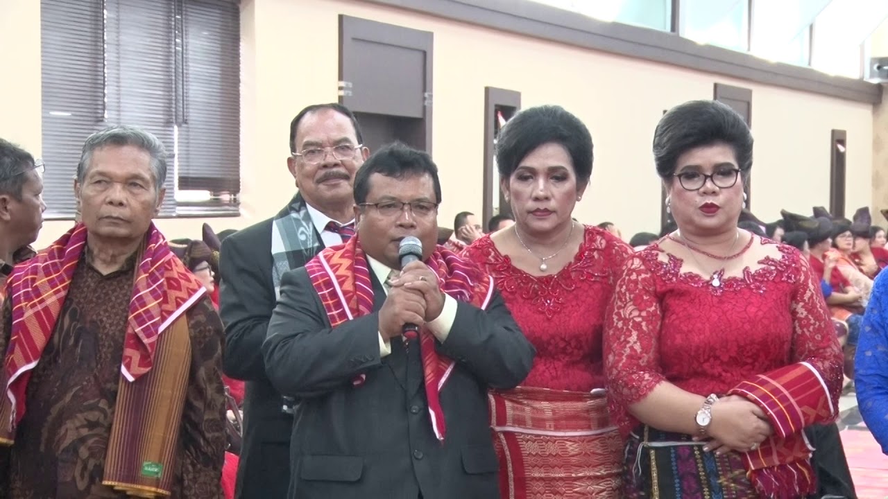 NGERANA SEPEMEREN SIPARIBANEN SENDALANEN : ROBERT SEBAYANG