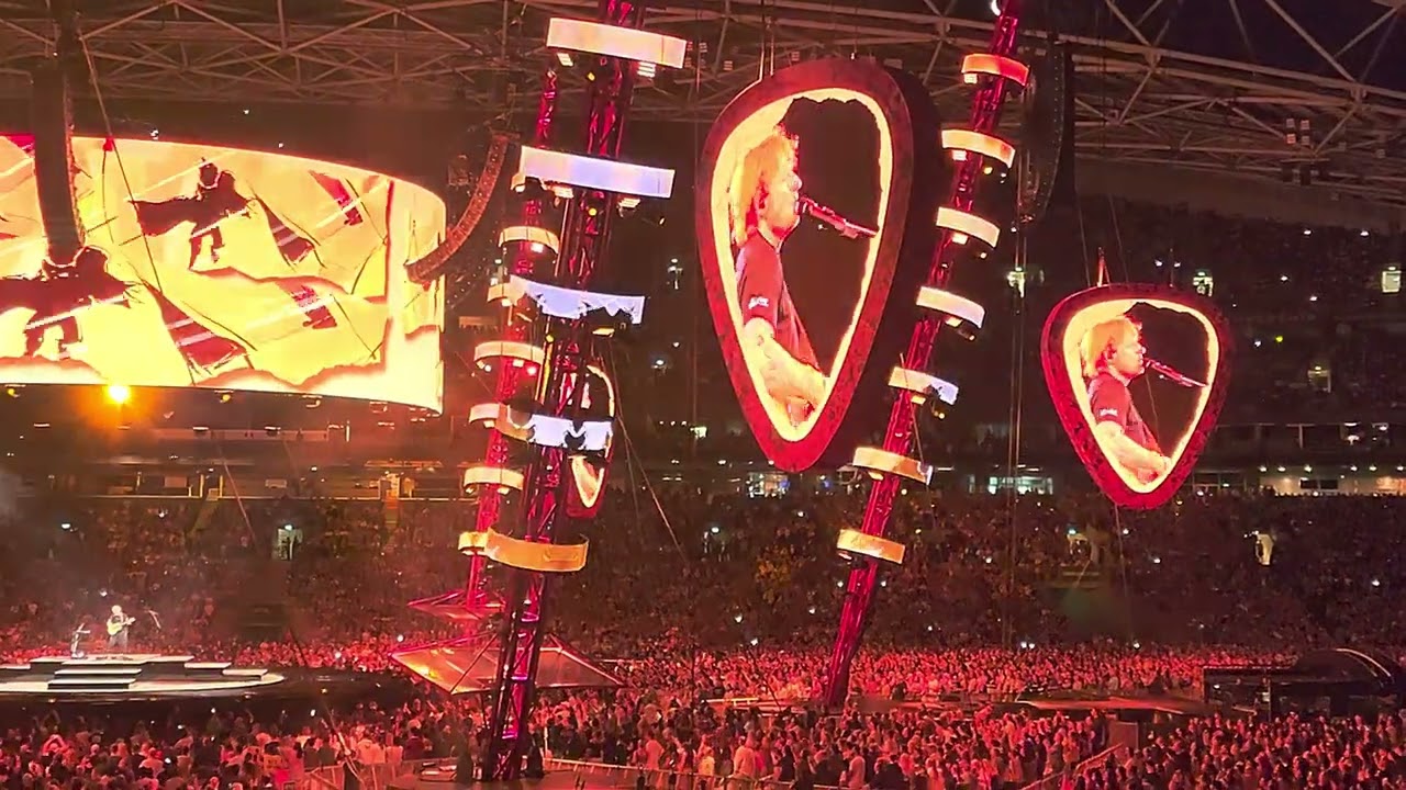 Ed Sheeran Castle on the hill Sydney 24-02-2023 mathematics tour