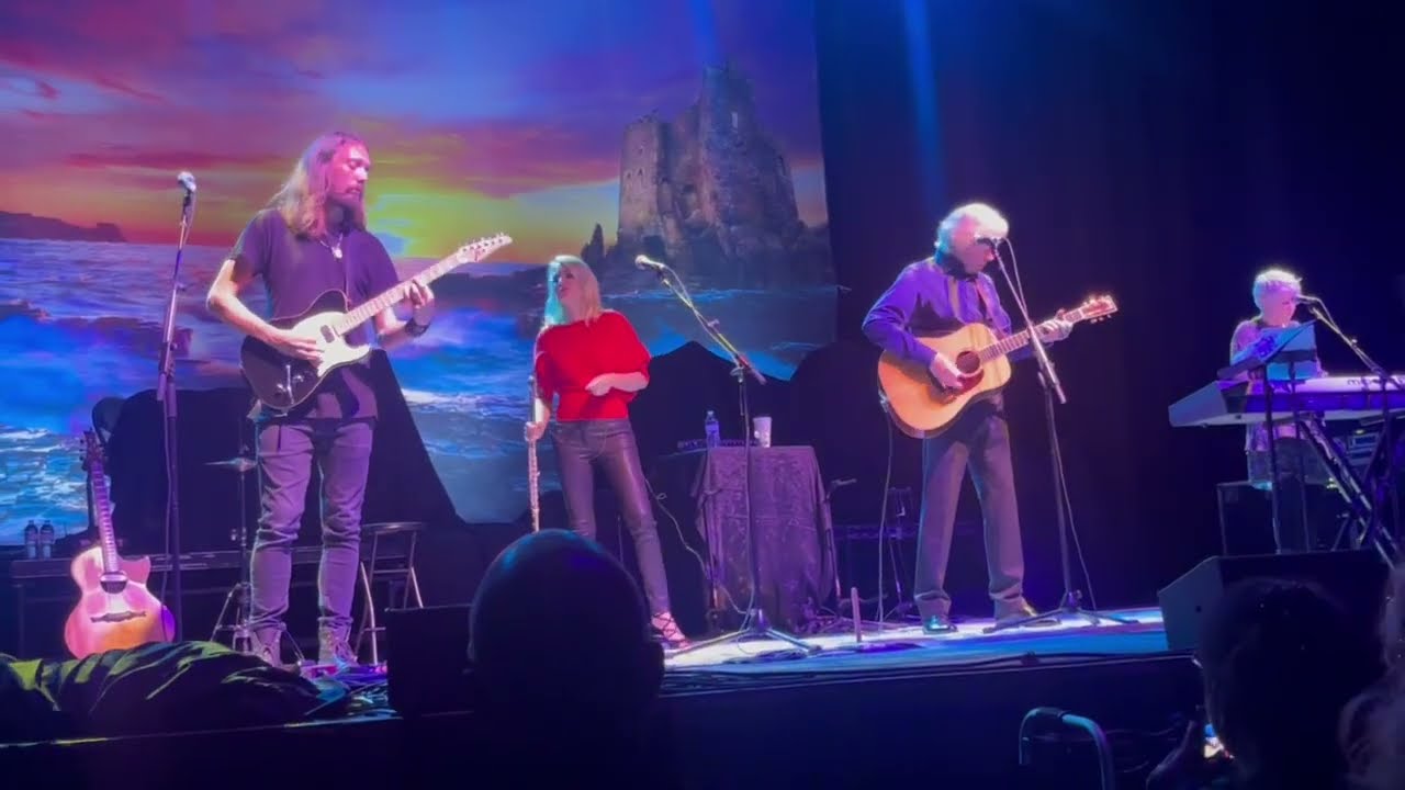 JUSTIN HAYWARD Encore THE STORY IN YOUR EYES & I KNOW YOU'RE OUT THERE SOMEWHERE in Orlando 10/14/21