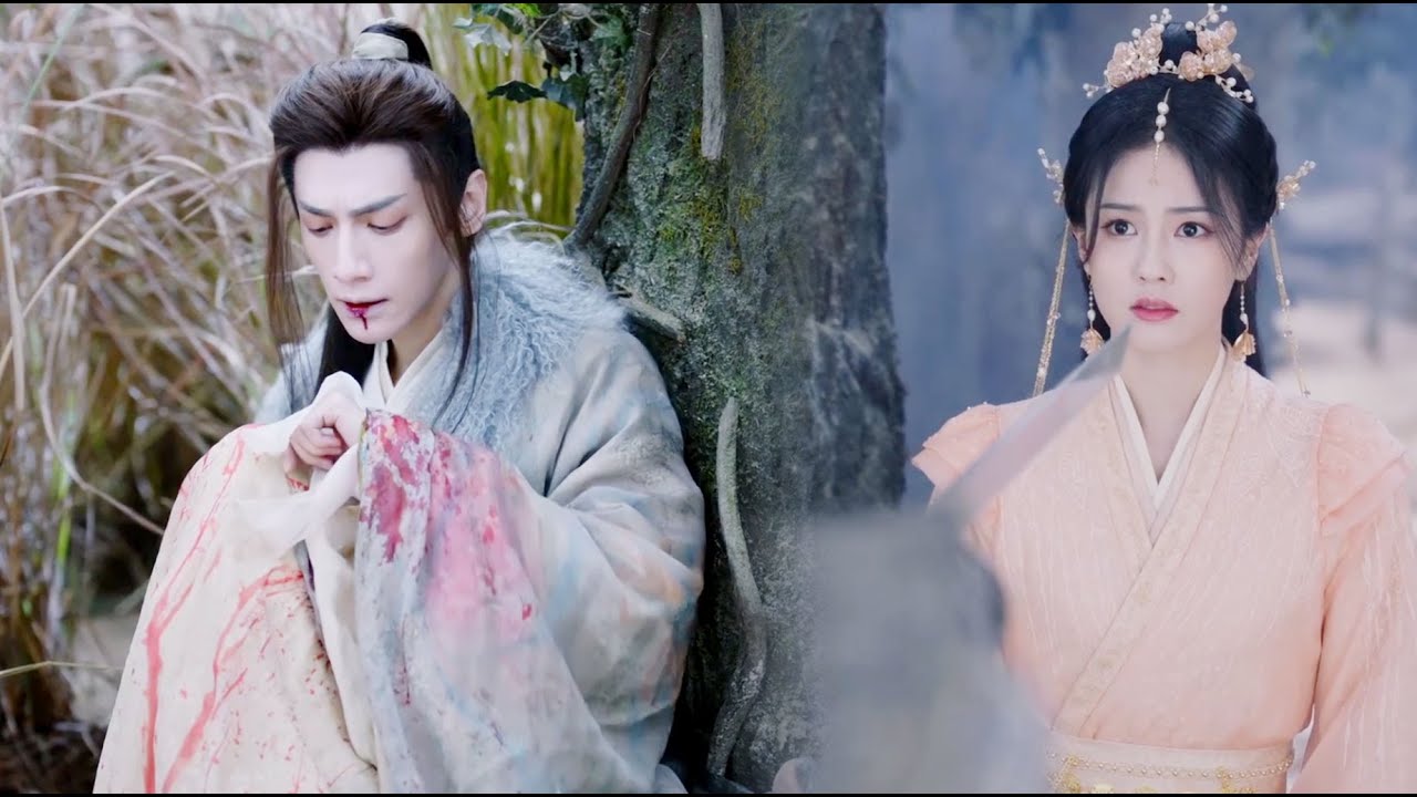 【同框高糖片段34】魔神毒發吐血，灰姑娘為了保護魔神引開追兵！#长月烬明 | 罗云熙 白鹿 陈都灵 邓为 孙珍妮 耿业庭 于波 黄海冰