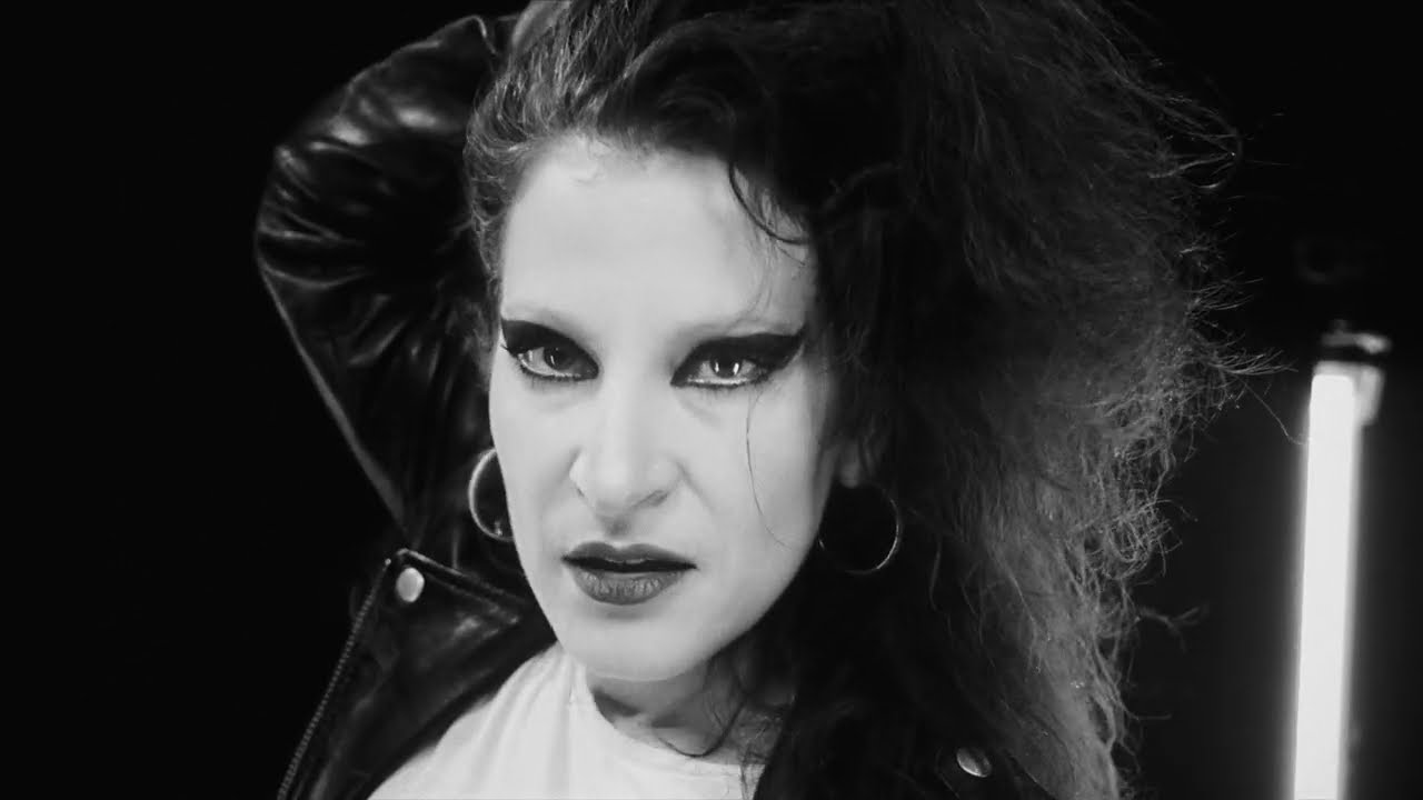 BONSAI KITTEN - I WONDER (official Video)