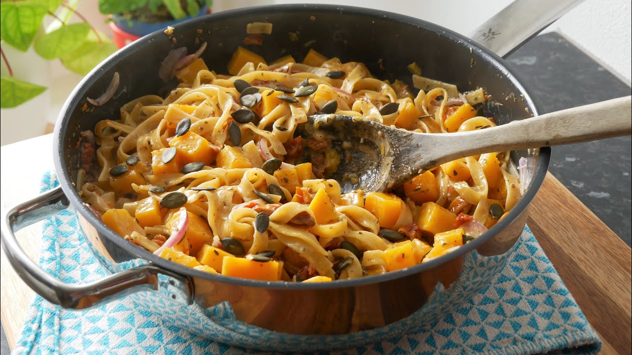 Herbstliche One Pot Pasta mit Kürbis (Rezept) || Autumnal One Pot Pasta with Pumpkin || [ENG SUBS]