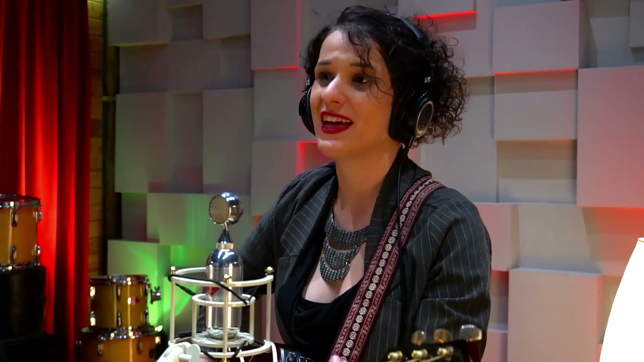 Jelena Bjeković - Da li si dovoljno jak (Tanja Banjanin) LIVE @ Analog Mind recording studio